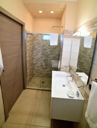 Standard Tek Büyük Yataklı Oda (Mountain and Sea View)