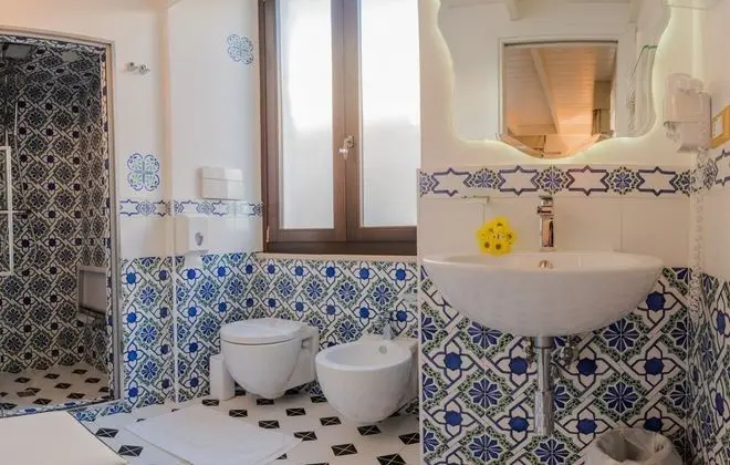 Standard Tek Büyük veya İki Ayrı Yataklı Oda