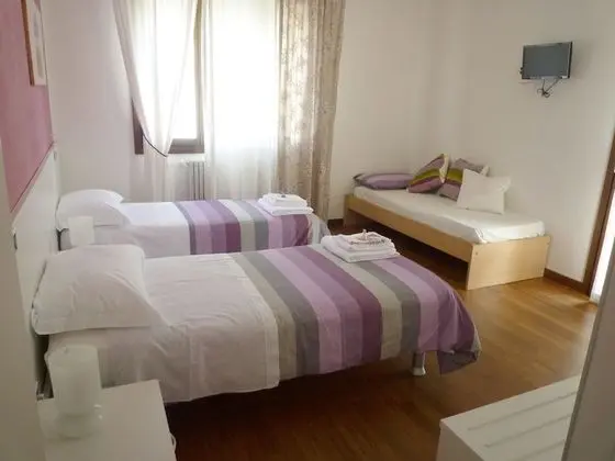 Dört Kişilik Oda, Bahçe Manzaralı