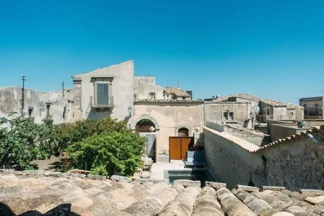 Dört Kişilik Oda, Bahçe Manzaralı (Cornelia)