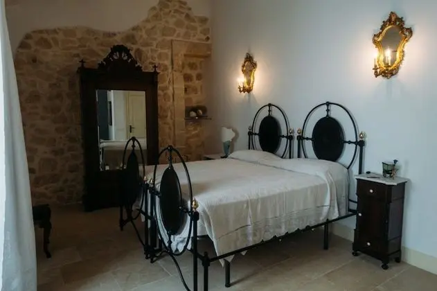 Superior Oda, Bahçe Manzaralı (Clodia)