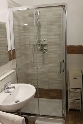 Tek Büyük Yataklı Oda, Balkon