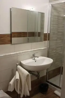 Tek Büyük Yataklı Oda, Balkon
