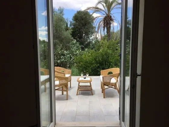 Tek Büyük veya İki Ayrı Yataklı Oda, Bahçe Manzaralı