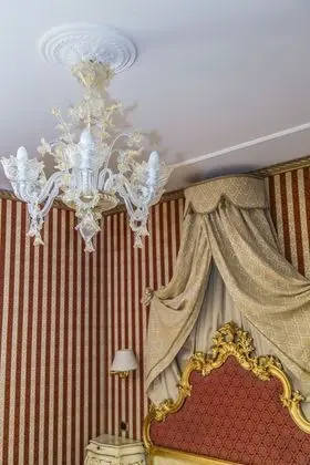 Classic Tek Büyük Yataklı Oda