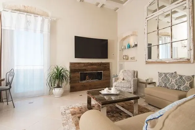 Süit (Annex Building)