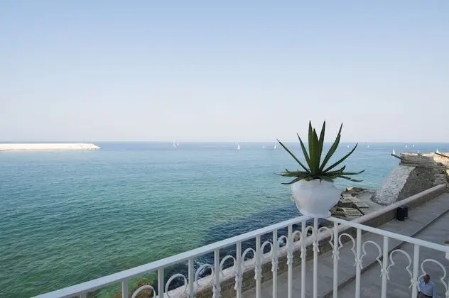 Süit (Annex Building)