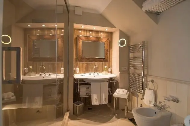 Süit (Annex Building)