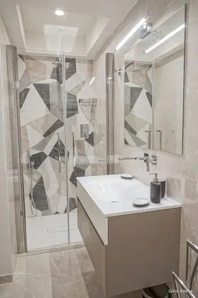 Tek Büyük Yataklı Oda (Private bathroom not in room)