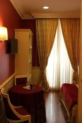 Standard Tek Büyük Yataklı Oda