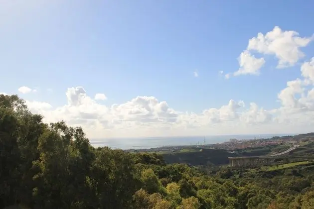 Dört Kişilik Oda, Deniz Manzaralı