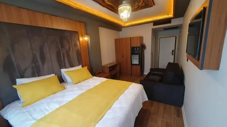 Deluxe Çift Kişilik Oda, Kısmi Deniz Manzaralı, Fransız Balkonlu