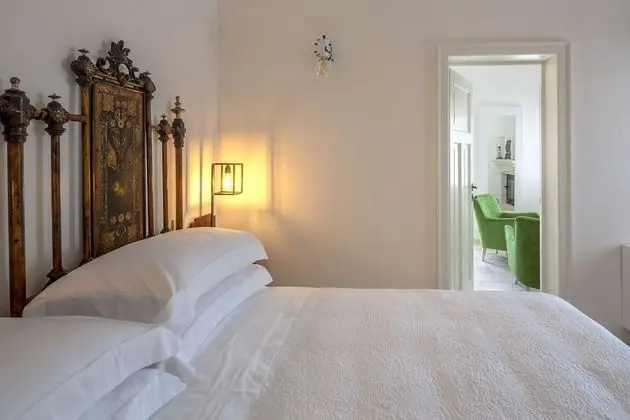 Deluxe Tek Büyük Yataklı Oda (Camelia)