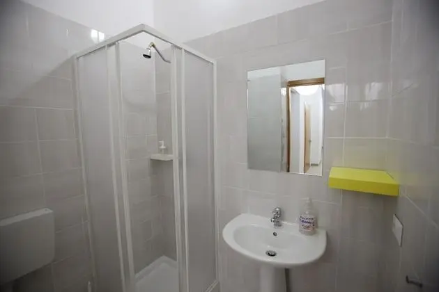 Ortak Ranzalı Oda, Karma Ranzalı Oda, Ortak Banyo (15)