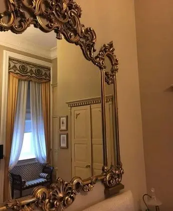 Junior Tek Büyük Yataklı Oda, Avlu Manzaralı (Monfort)