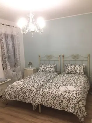 Superior Tek Büyük veya İki Ayrı Yataklı Oda, Kanal Manzaralı