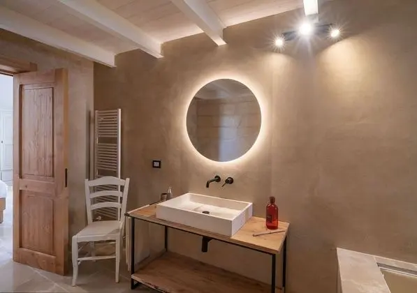 Deluxe Tek Büyük Yataklı Oda, Sıcak Su Havuzu