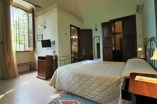 Deluxe Oda, 1 Büyük (Queen) Boy Yatak, Sigara İçilmez, Bahçe Manzaralı