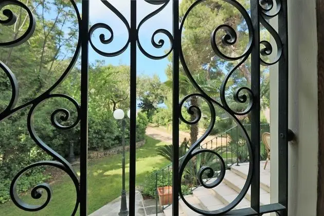 Deluxe Oda, 1 Büyük (Queen) Boy Yatak, Sigara İçilmez, Bahçe Manzaralı