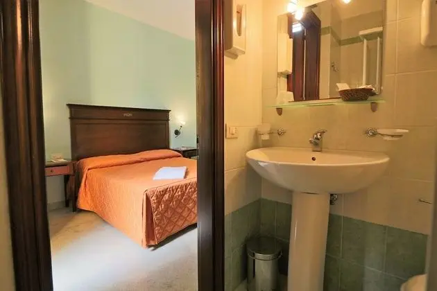 Standard Tek Büyük veya İki Ayrı Yataklı Oda, 1 Büyük (Queen) Boy Yatak, Bahçe Manzaralı