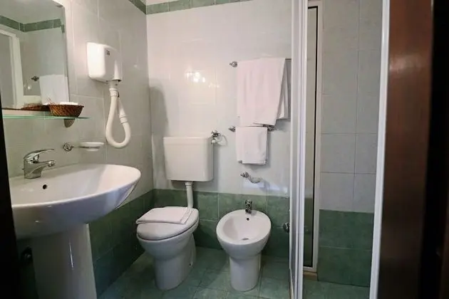 Standard Tek Büyük veya İki Ayrı Yataklı Oda, 1 Büyük (Queen) Boy Yatak, Bahçe Manzaralı