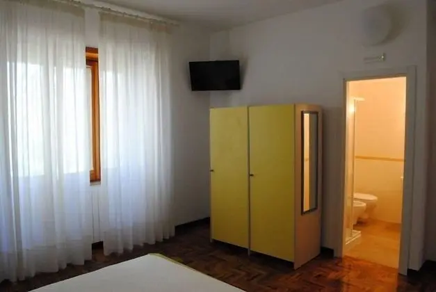 Comfort Tek Büyük Yataklı Oda (Il Mandorlo)