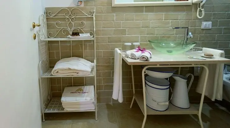 Luxury Oda, 1 Büyük (Queen) Boy Yatak (Federico II)