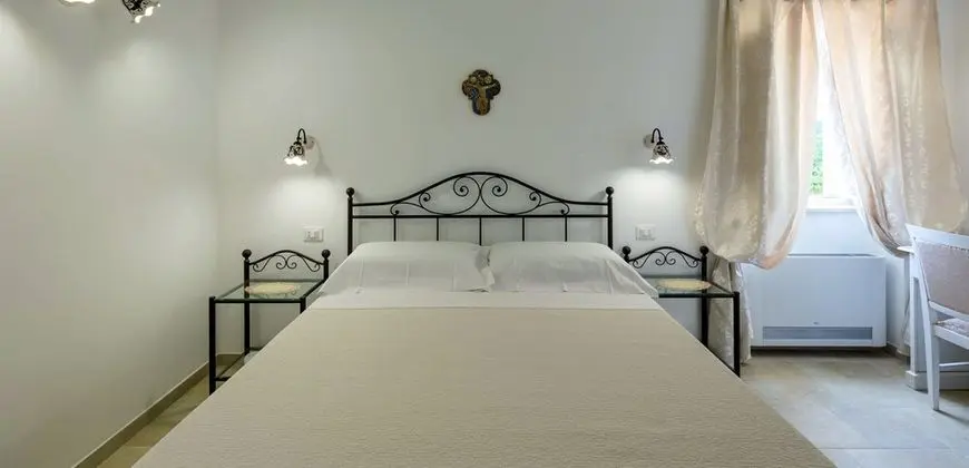 Traditional Tek Büyük Yataklı Oda (Dante Alighieri)