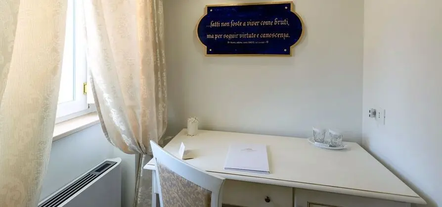 Traditional Tek Büyük Yataklı Oda (Dante Alighieri)