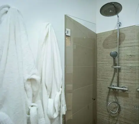 Traditional Tek Büyük Yataklı Oda (Dante Alighieri)