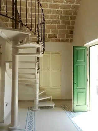 Üç Kişilik Oda