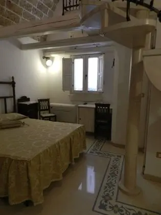 Üç Kişilik Oda