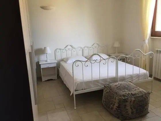 Tek Büyük veya İki Ayrı Yataklı Oda, Ortak Banyo