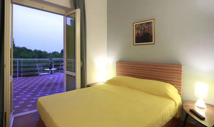 Comfort Tek Büyük veya İki Ayrı Yataklı Oda