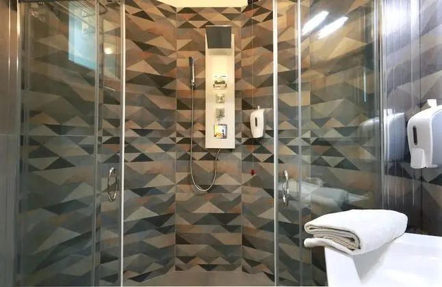 Comfort Tek Büyük veya İki Ayrı Yataklı Oda