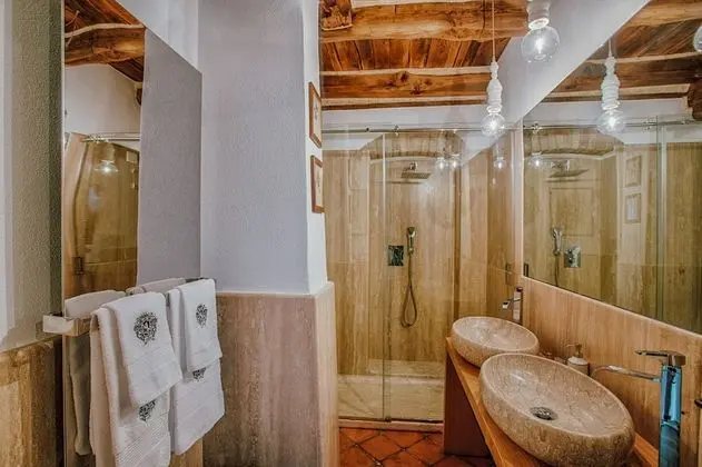 Exclusive Tek Büyük Yataklı Oda