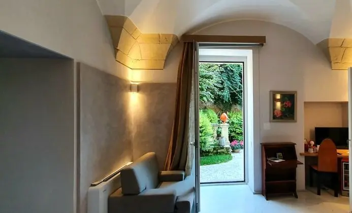 Deluxe Tek Büyük Yataklı Oda, Bahçe Manzaralı