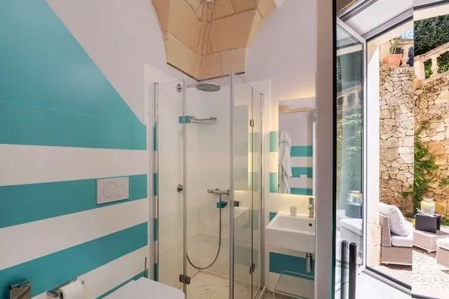 Superior Tek Büyük Yataklı Oda, Bahçe Manzaralı