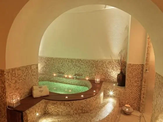 Deluxe Tek Büyük Yataklı Oda (with Hot Tub Extra Large)