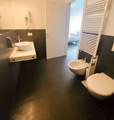 Deluxe Dört Kişilik Oda, Banyolu/Duşlu