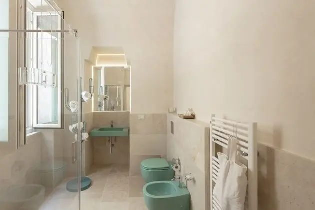 Deluxe Tek Büyük Yataklı Oda, Balkon, Kısmi Deniz Manzaralı (Trabucco)
