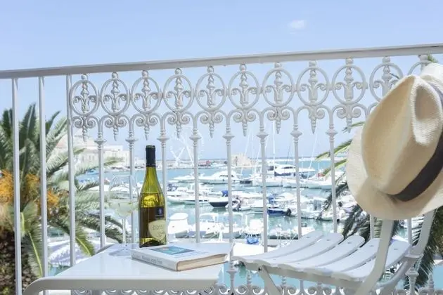 Deluxe Tek Büyük Yataklı Oda, Balkon, Liman Manzaralı (Sant'Antuono)