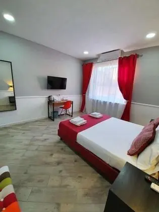 Üç Kişilik Oda (Camera 1)