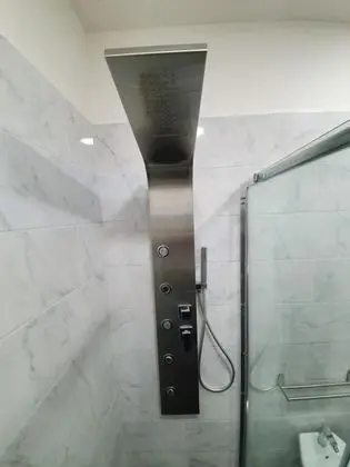 Üç Kişilik Oda (Camera 1)