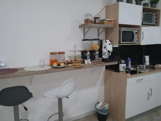 Üç Kişilik Oda (Camera 1)