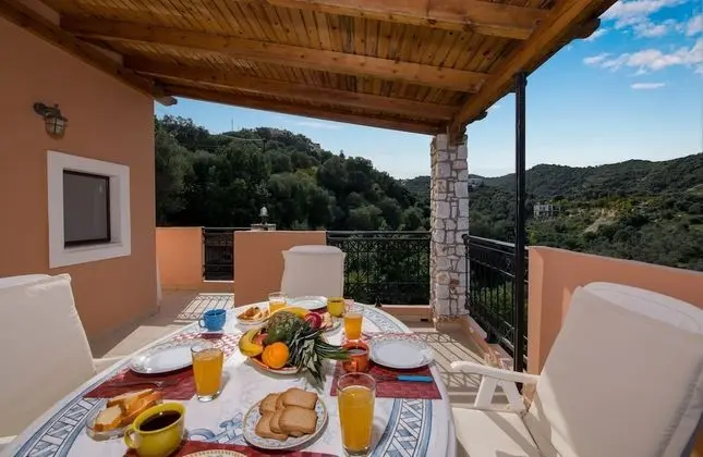 Villa, 4 Yatak Odası, Şömine