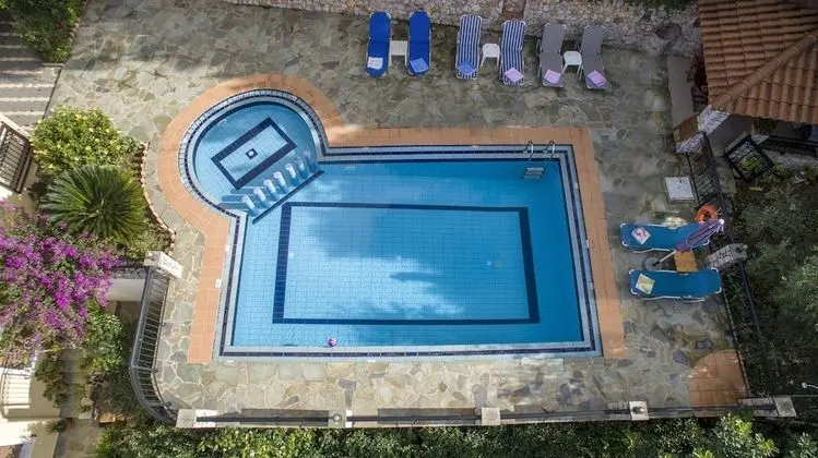 Villa, 4 Yatak Odası, Şömine