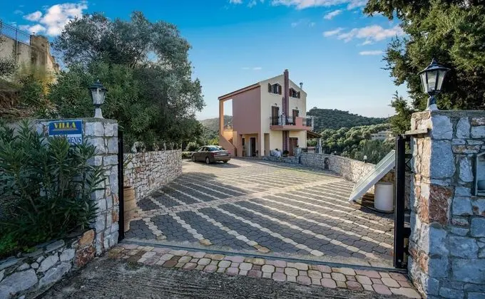 Villa, 4 Yatak Odası, Şömine
