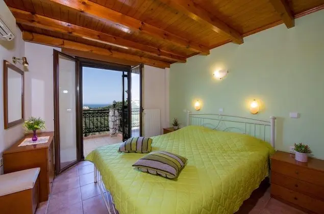Family Villa, 4 Yatak Odası, Kişiye Özel Havuzlu (Dimosthenis)