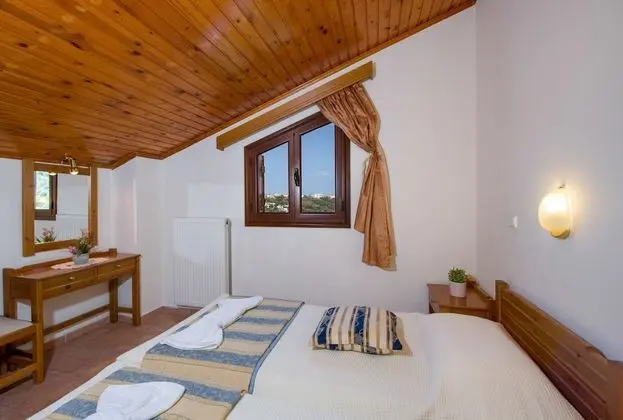 Family Villa, 4 Yatak Odası, Kişiye Özel Havuzlu (Dimosthenis)